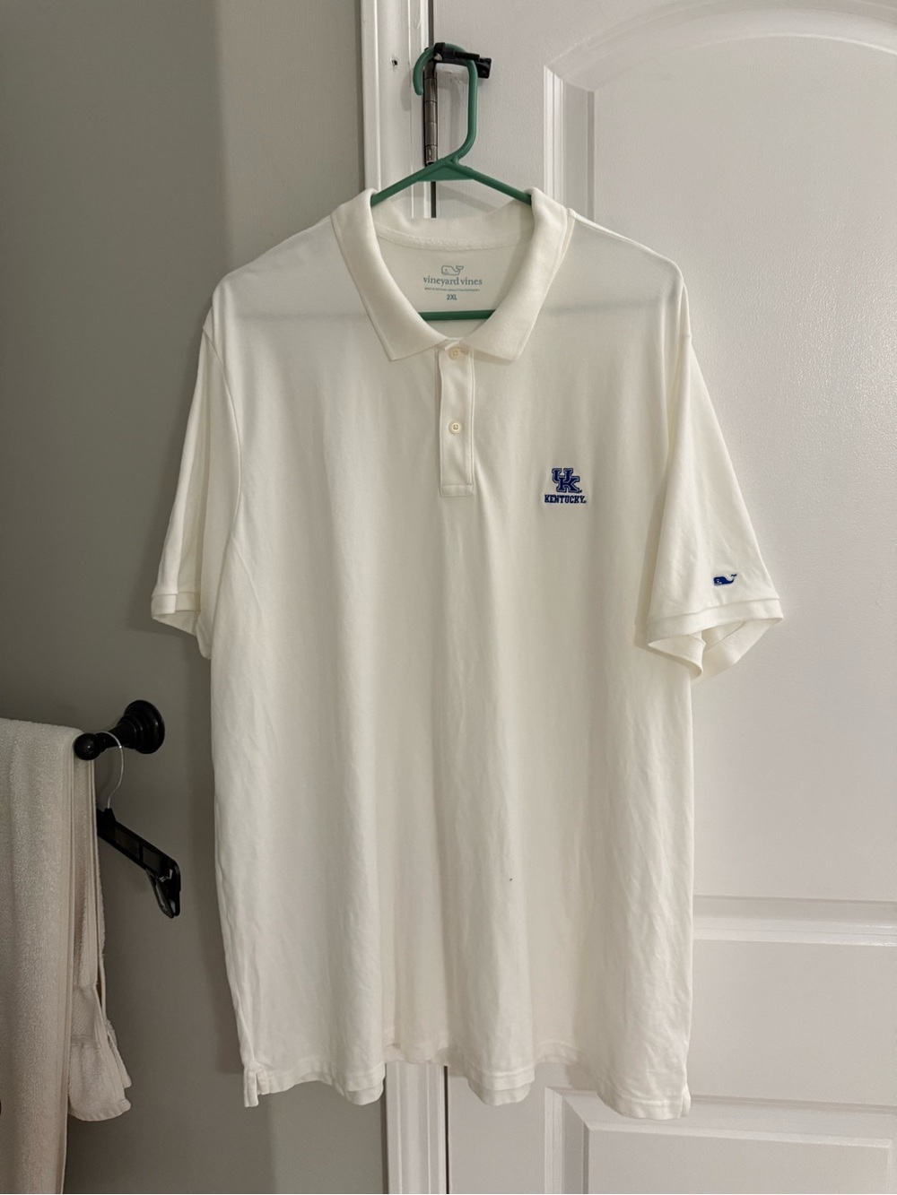 Vineyard Vines White Polo with Blue University of Kentucky Logo